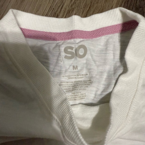 SO Women's Cream Knotted Short Sleeve Tee - Picture 2 of 3